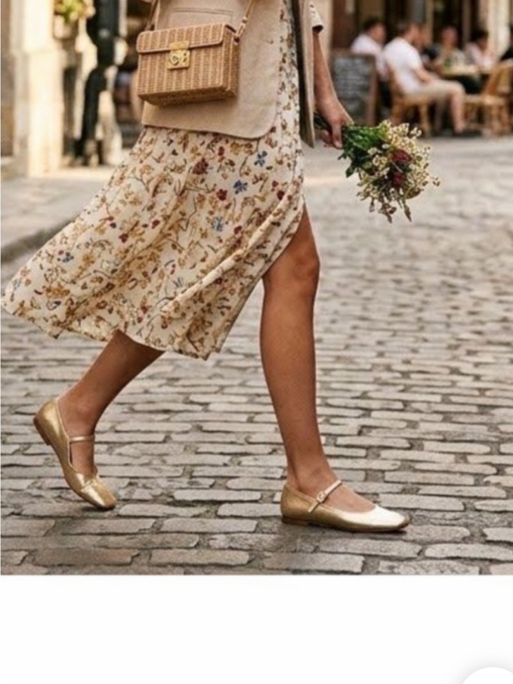 Musshoe Metallic Gold Mary Jane Flats with Slim Strap and Square Toe. Size 8